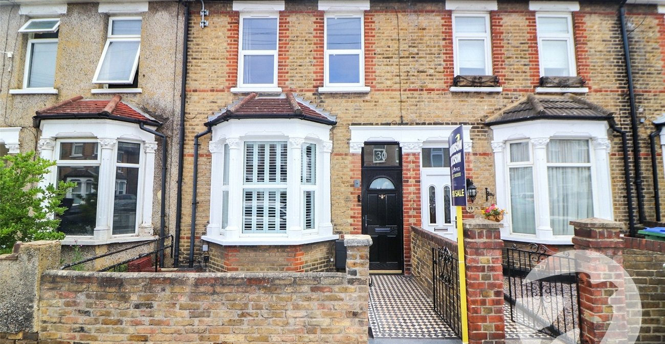 3 bedroom house for sale in Erith | Robinson Jackson