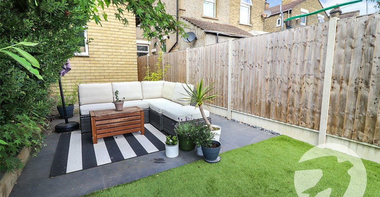 3 bedroom house for sale in Erith | Robinson Jackson