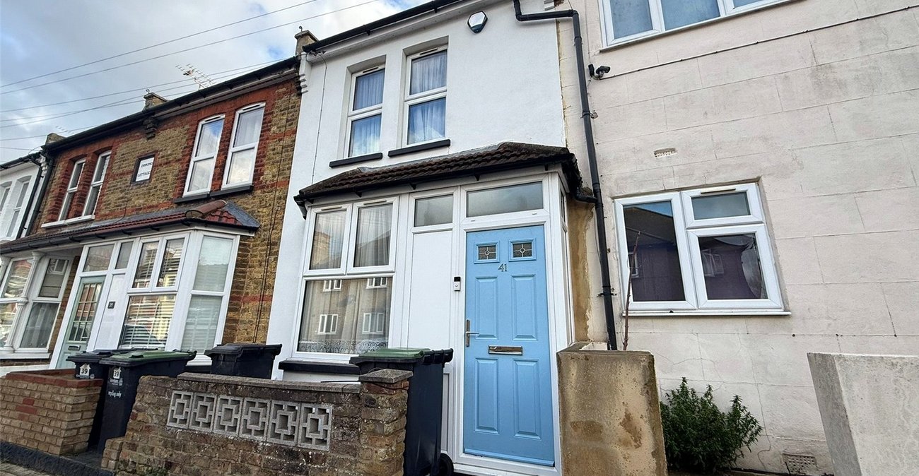 3 bedroom house for sale in Gravesend | Robinson Michael & Jackson