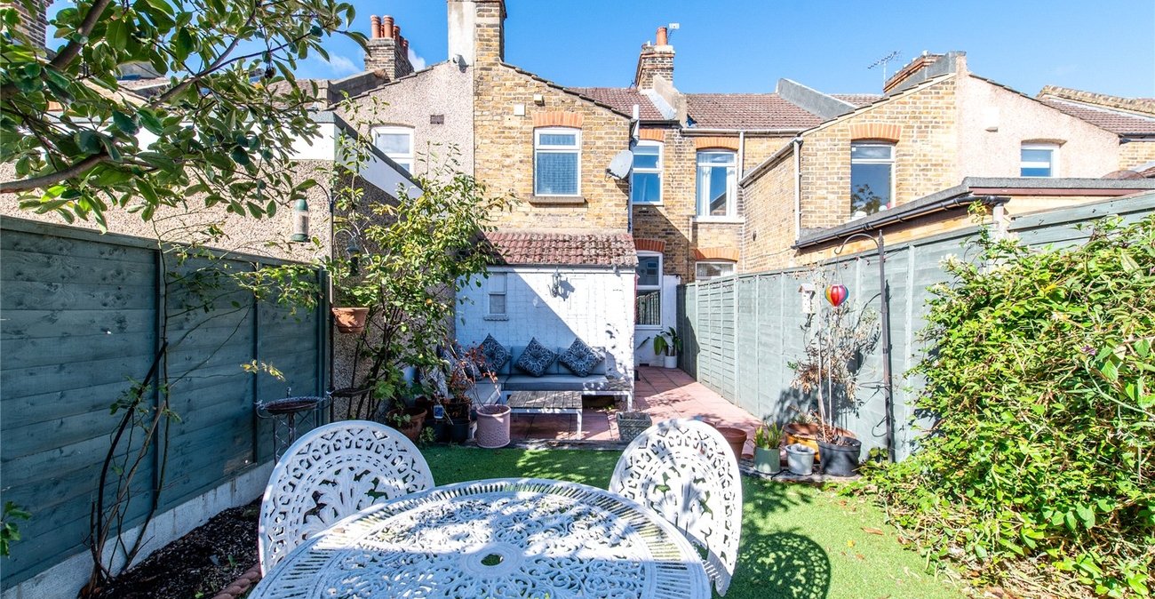 2 bedroom house for sale in Gravesend | Robinson Michael & Jackson