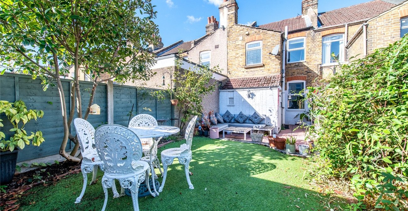 2 bedroom house for sale in Gravesend | Robinson Michael & Jackson
