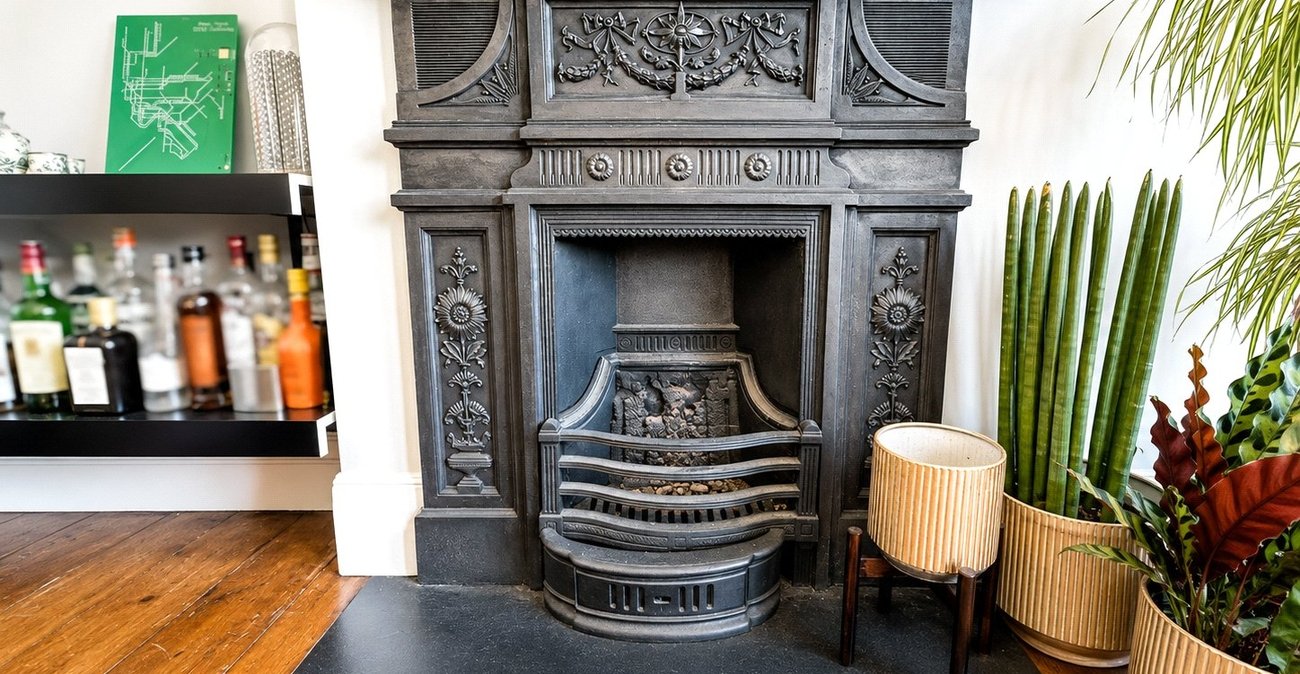 2 bedroom property for sale in London | Robinson Jackson