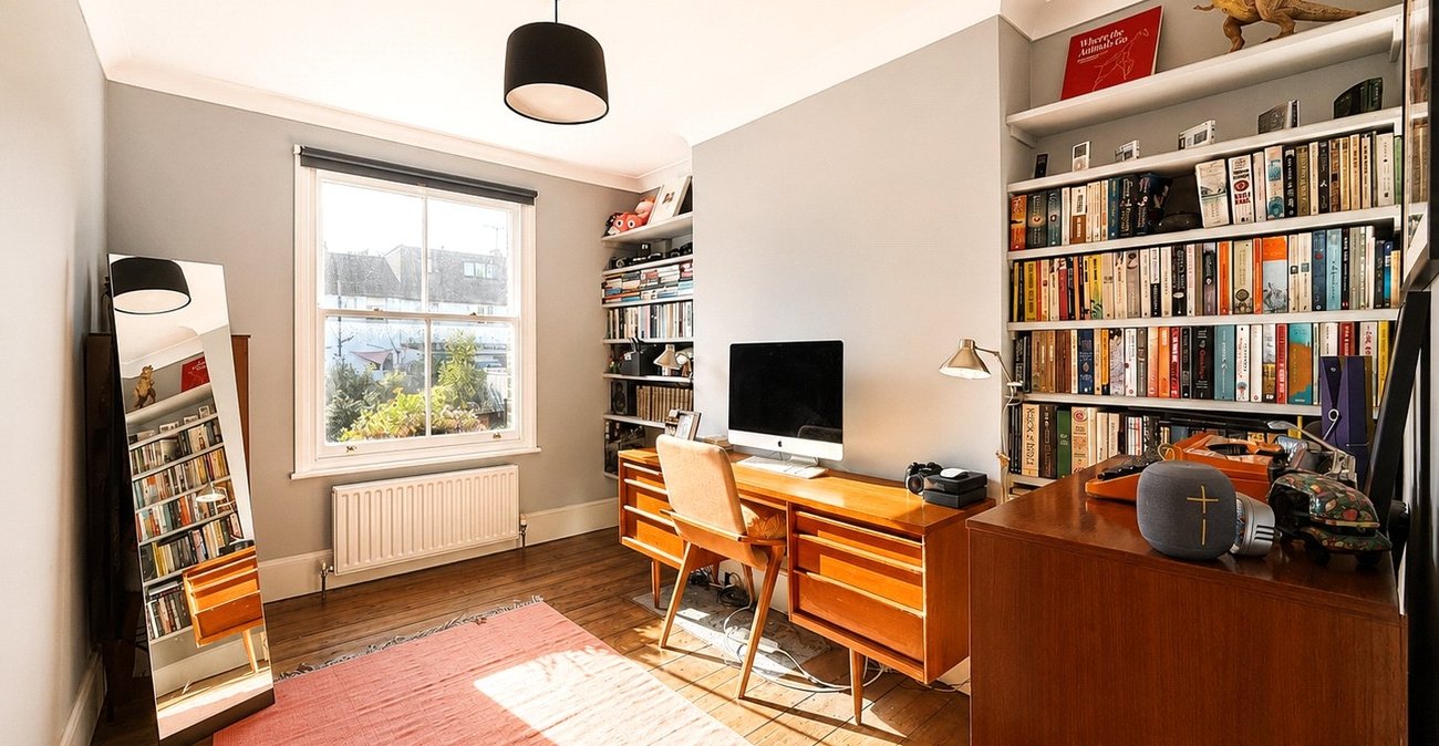 2 bedroom property for sale in London | Robinson Jackson