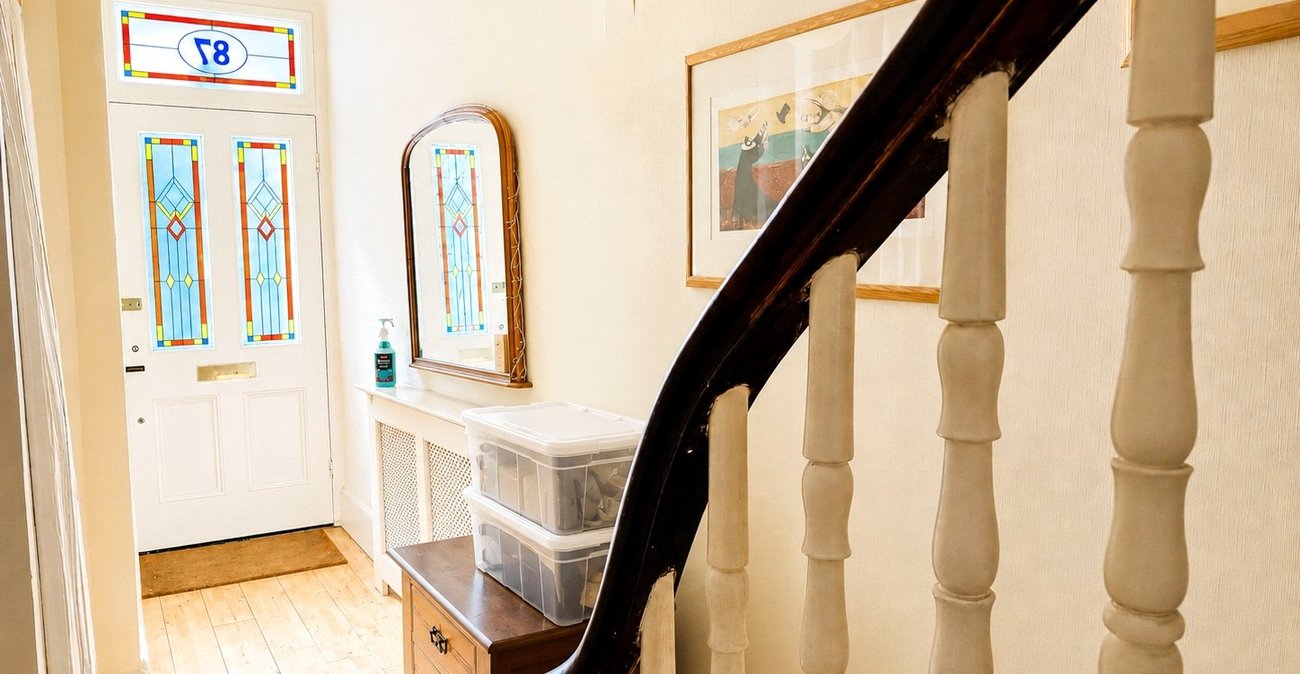 3 bedroom house for sale in London | Robinson Jackson