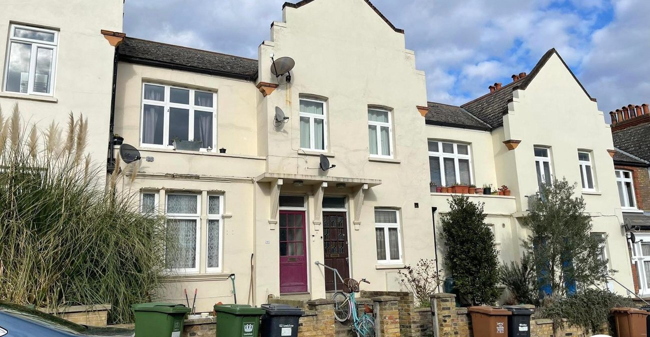 2 bedroom property for sale in Ladywell | Robinson Jackson