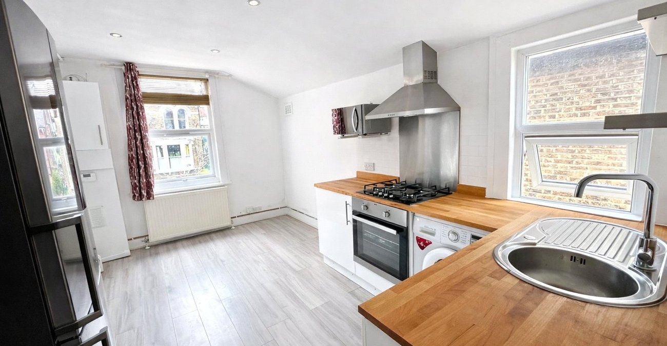1 bedroom property for sale in London | Robinson Jackson