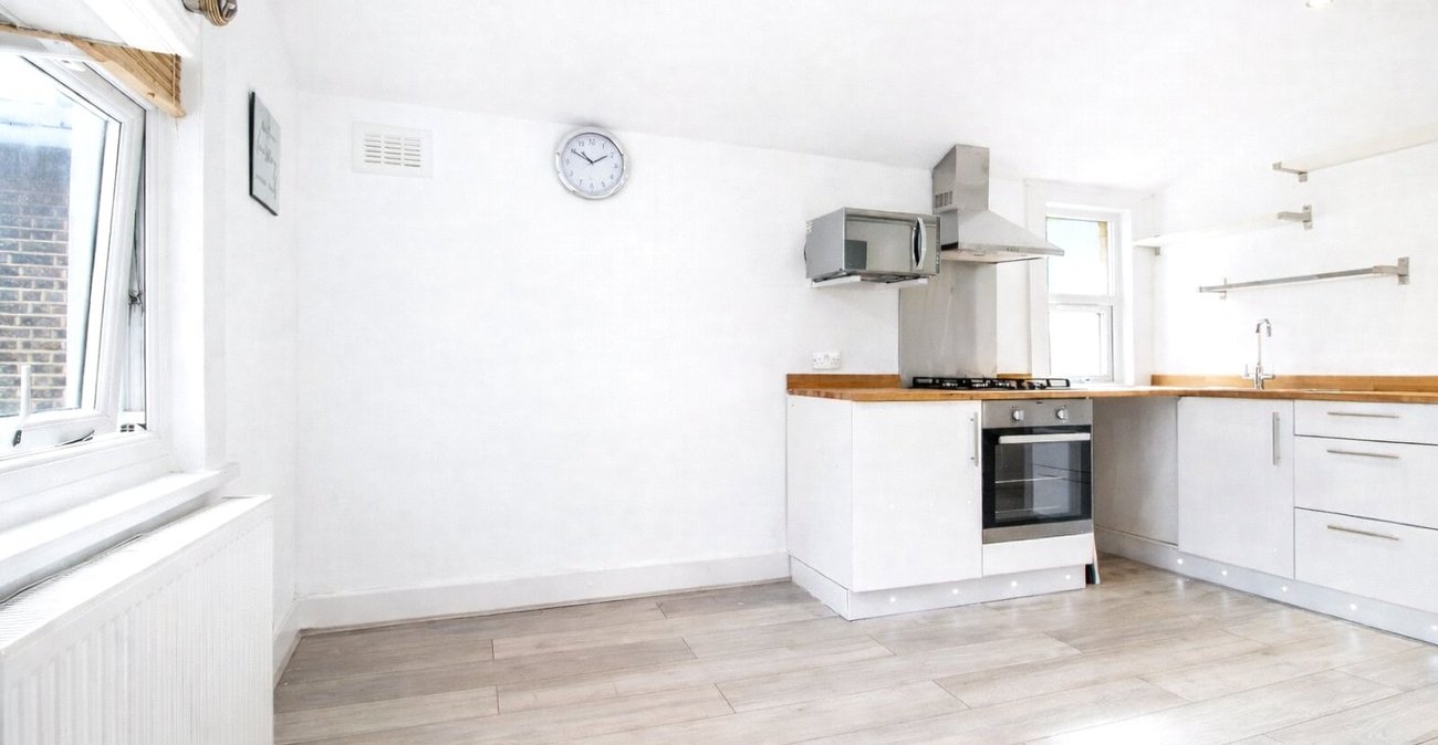 1 bedroom property for sale in London | Robinson Jackson