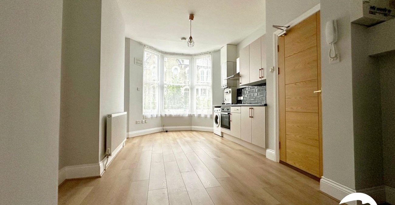 1 bedroom property for sale in London | Robinson Jackson