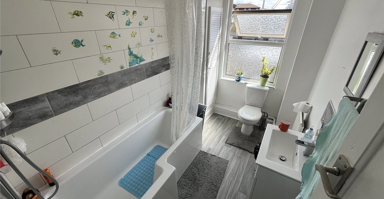 2 bedroom house for sale in Northfleet | Robinson Michael & Jackson