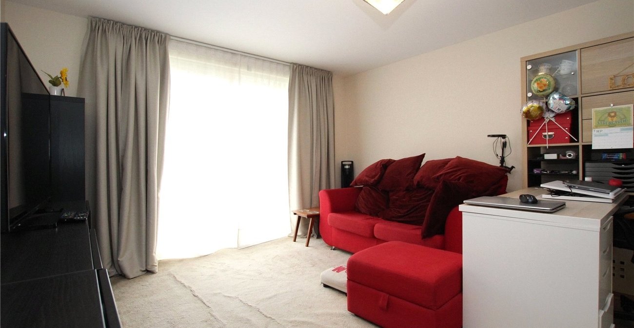 2 bedroom property for sale in London | Robinson Jackson