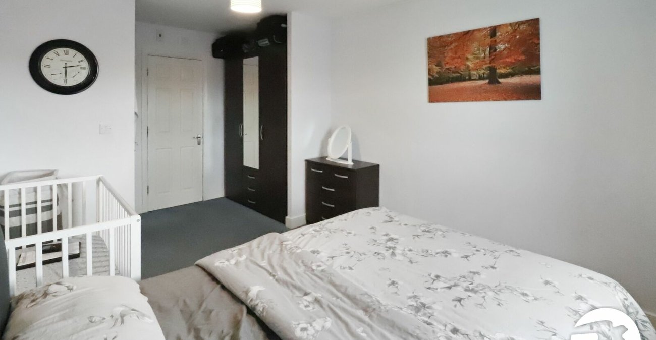 2 bedroom property for sale in London | Robinson Jackson