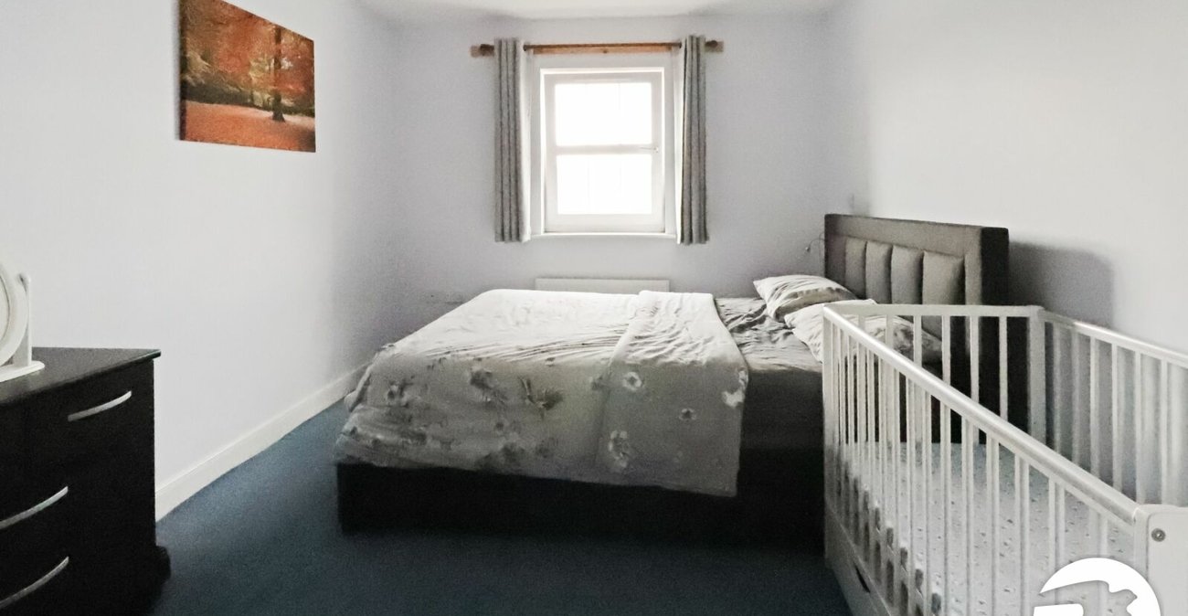 2 bedroom property for sale in London | Robinson Jackson