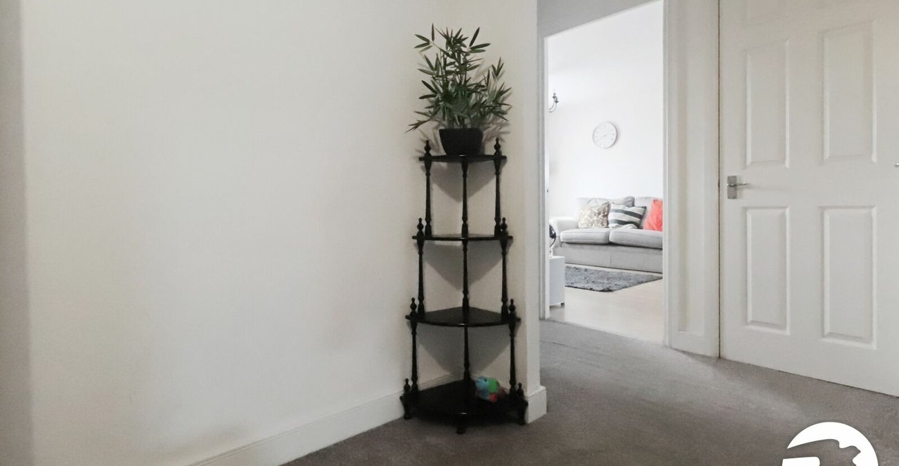 2 bedroom property for sale in London | Robinson Jackson