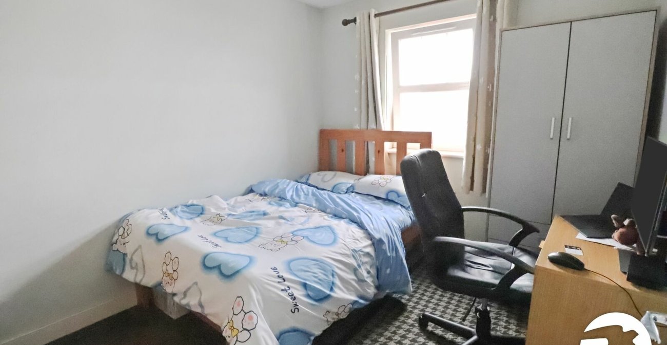 2 bedroom property for sale in London | Robinson Jackson