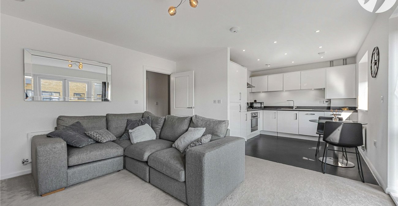 2 bedroom property for sale in Dartford | Robinson Jackson