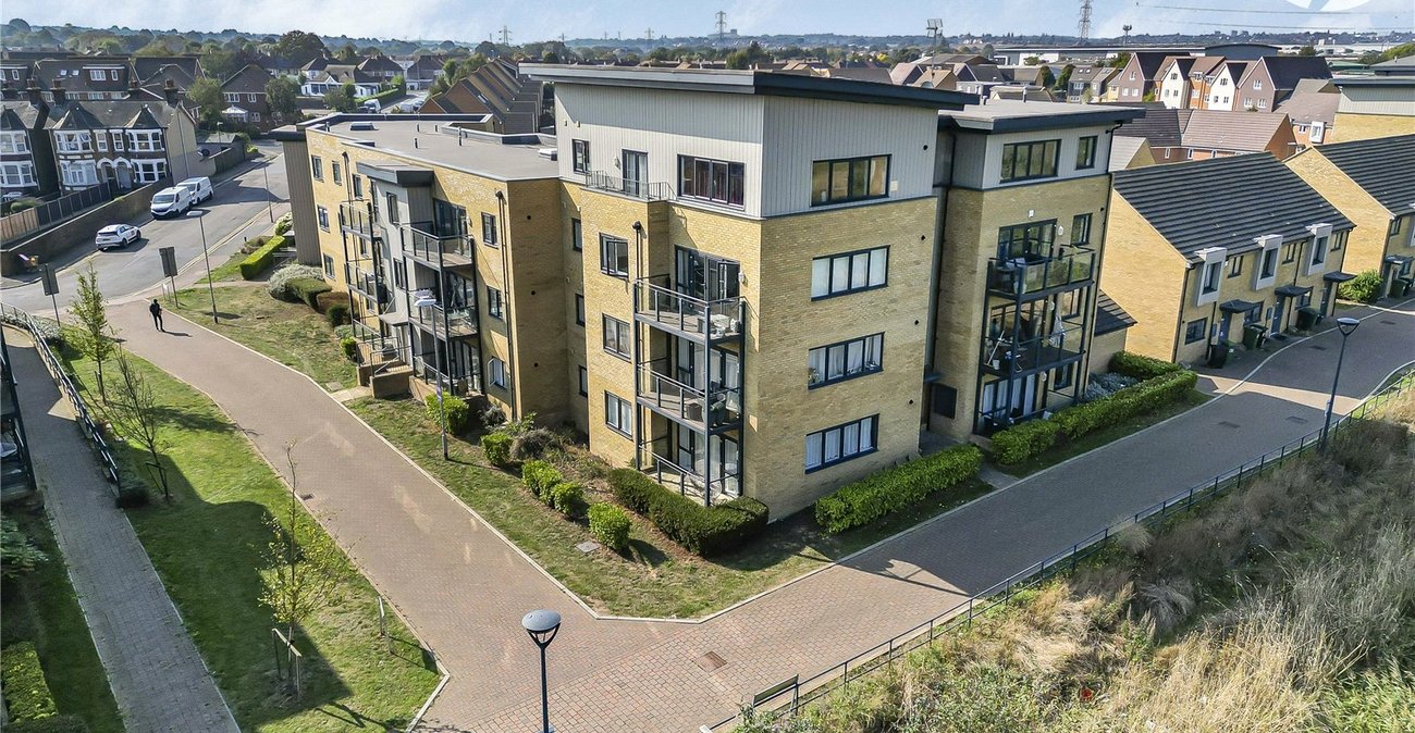 2 bedroom property for sale in Dartford | Robinson Jackson