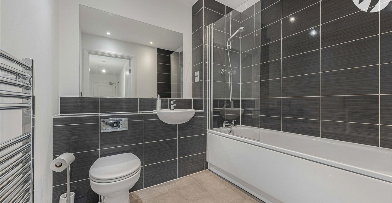 2 bedroom property for sale in Dartford | Robinson Jackson