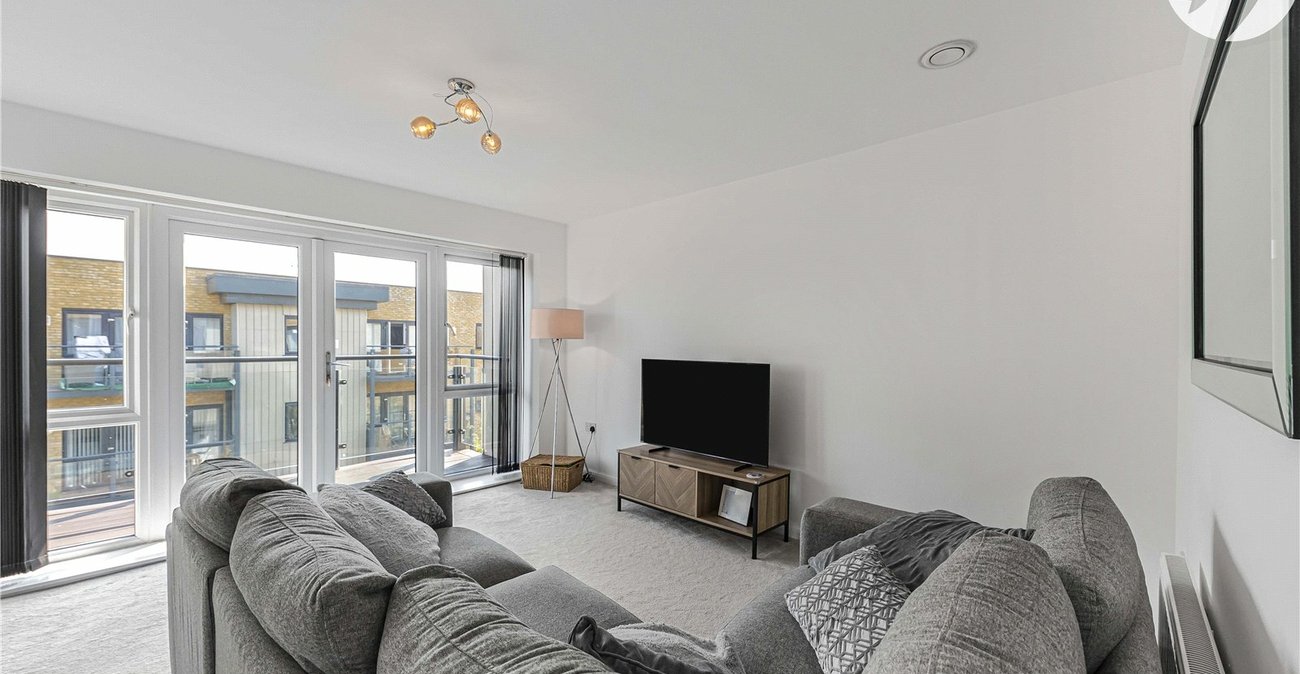 2 bedroom property for sale in Dartford | Robinson Jackson