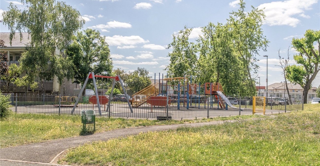 2 bedroom property for sale in Sydenham | Robinson Jackson