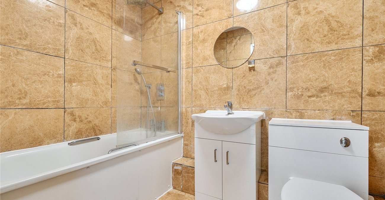 2 bedroom property for sale in Sydenham | Robinson Jackson