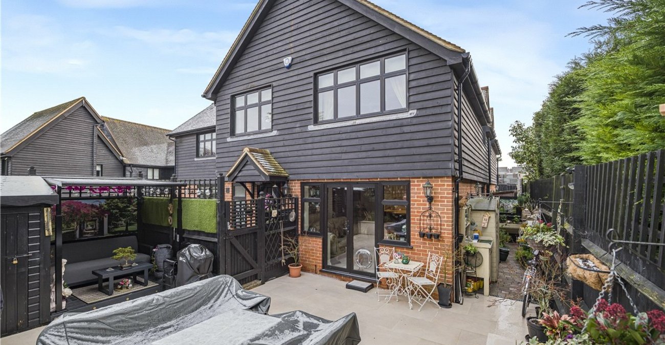 3 bedroom house for sale in Orpington | Robinson Jackson