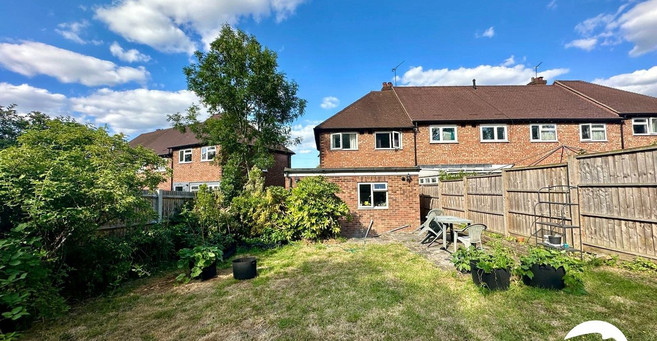 3 bedroom house for sale in London | Robinson Jackson