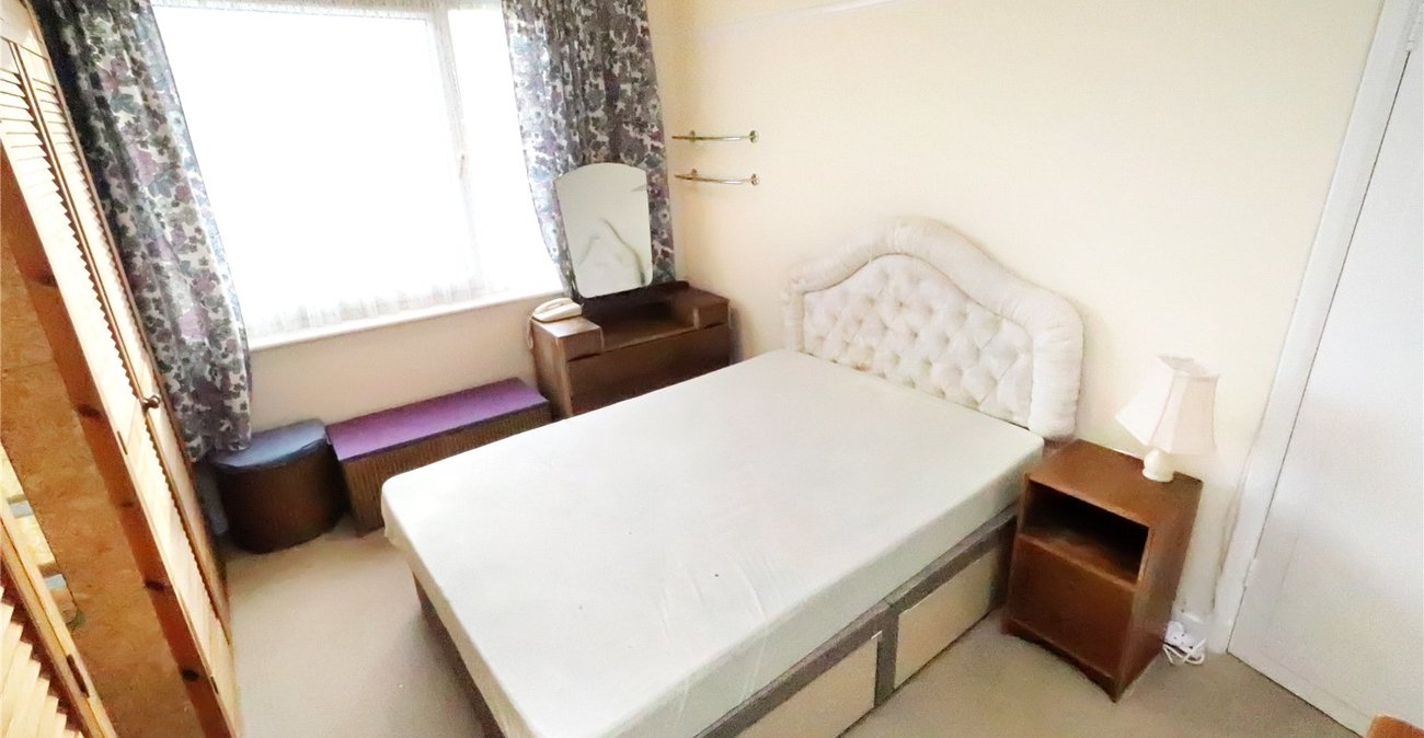 3 bedroom house for sale in London | Robinson Jackson