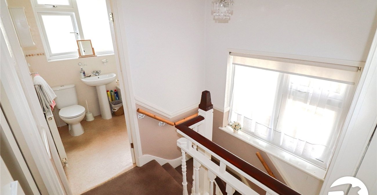 3 bedroom house for sale in London | Robinson Jackson