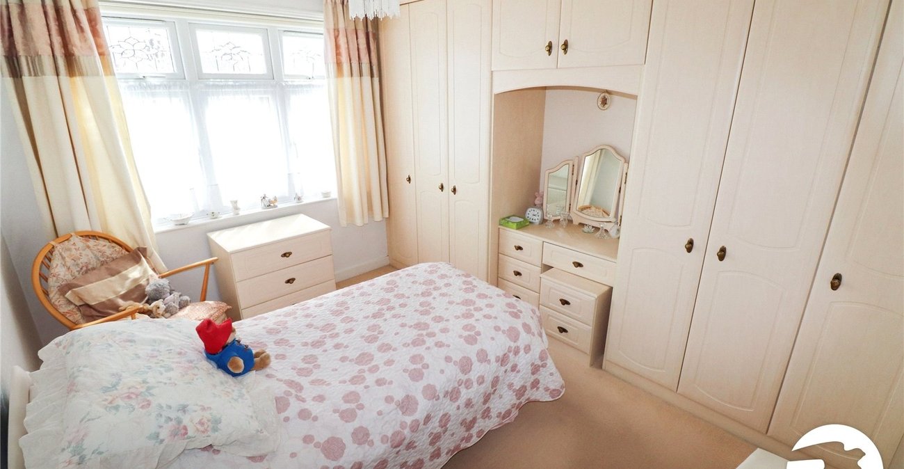 3 bedroom house for sale in London | Robinson Jackson