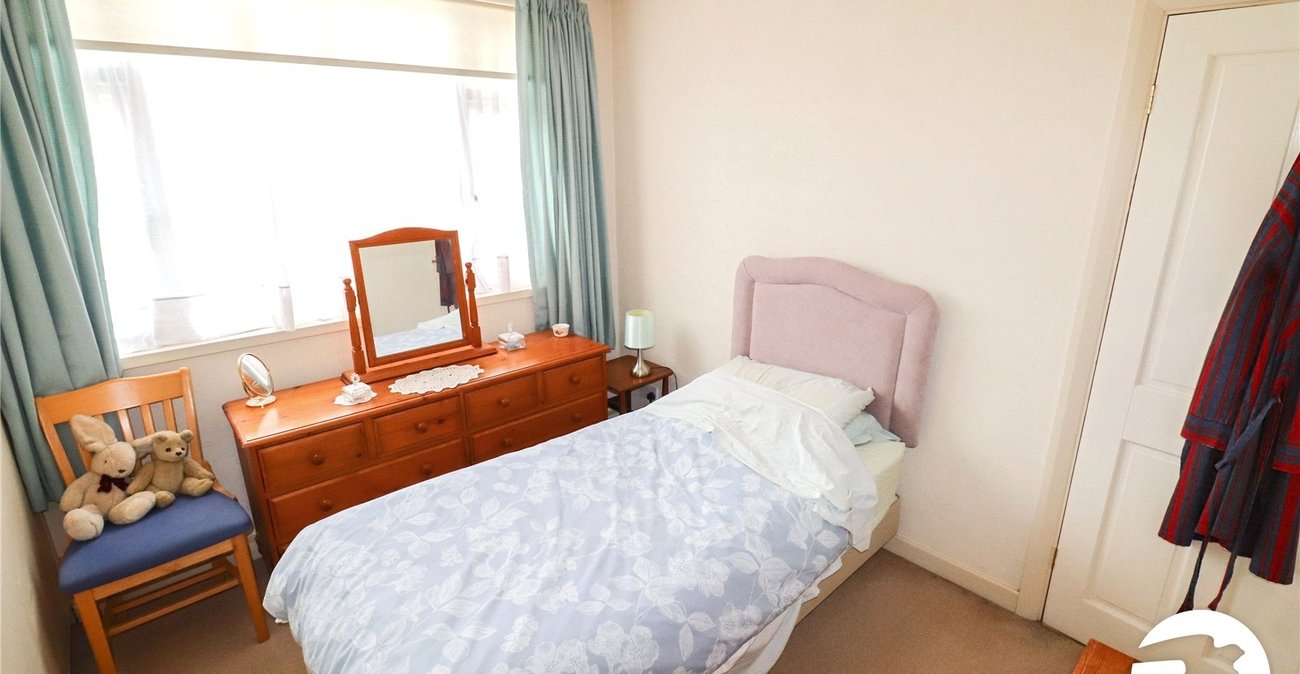 3 bedroom house for sale in London | Robinson Jackson