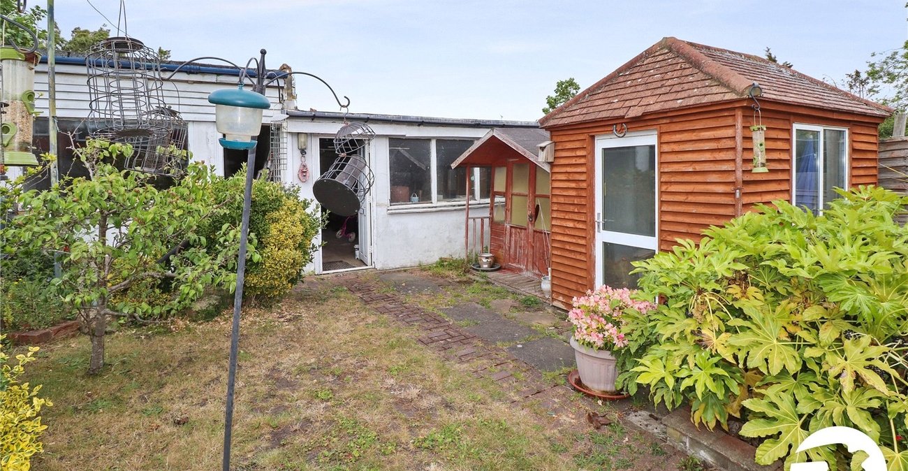 3 bedroom house for sale in London | Robinson Jackson