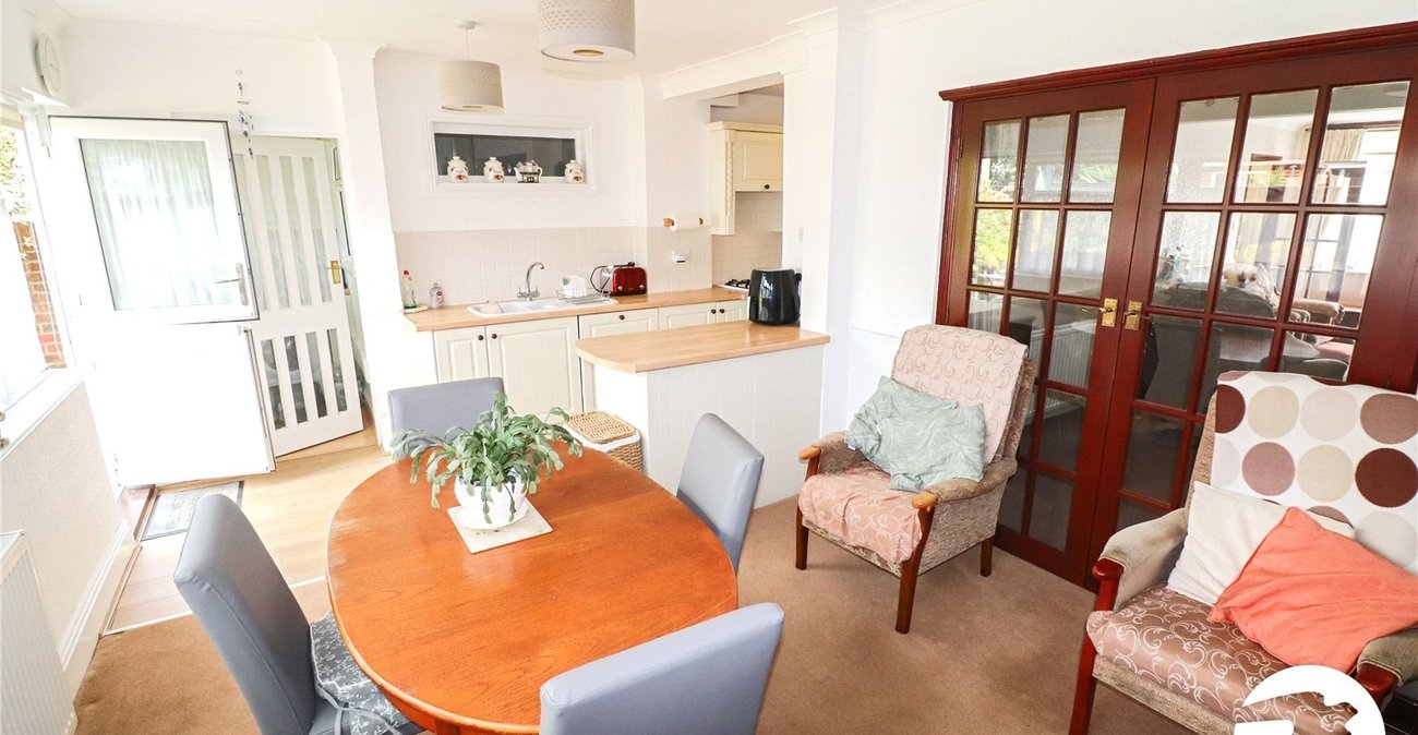 3 bedroom house for sale in London | Robinson Jackson