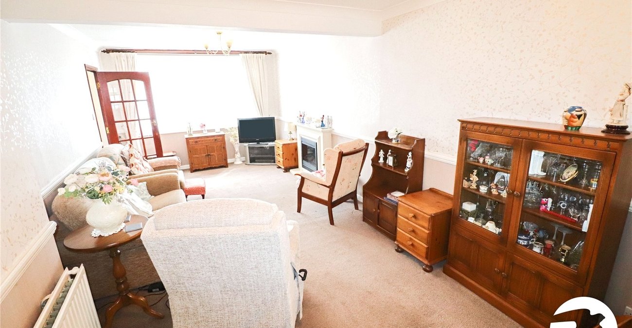 3 bedroom house for sale in London | Robinson Jackson