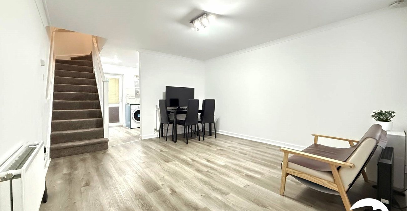 1 bedroom house for sale in Grove Park | Robinson Jackson