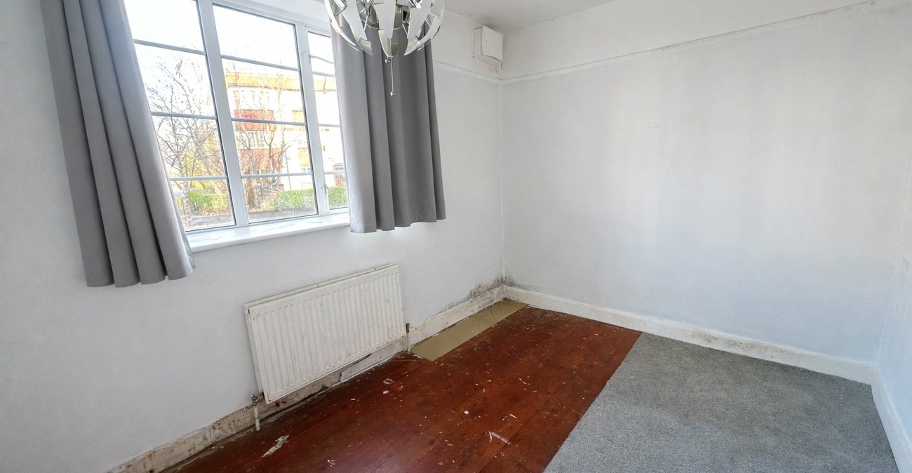 2 bedroom property for sale in Grove Park | Robinson Jackson