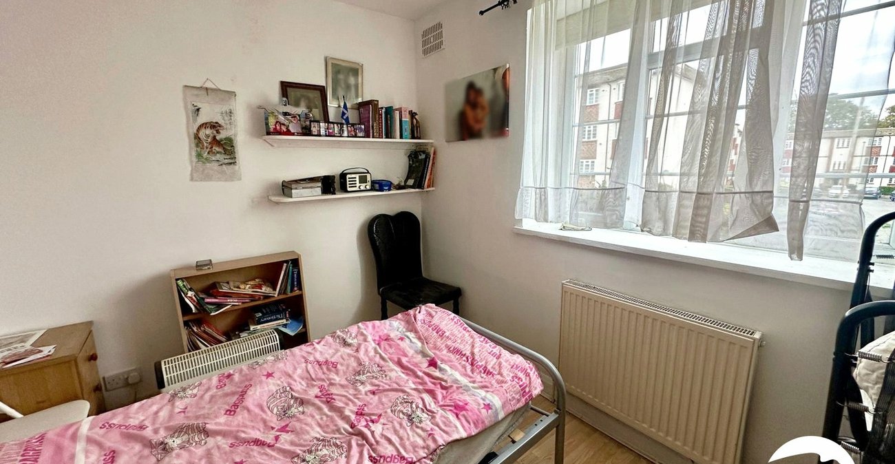 2 bedroom property for sale in London | Robinson Jackson