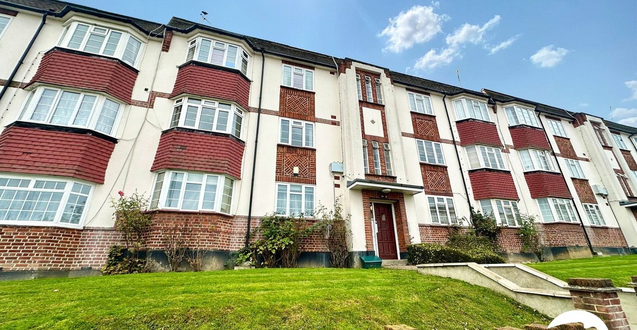 2 bedroom property for sale in London | Robinson Jackson