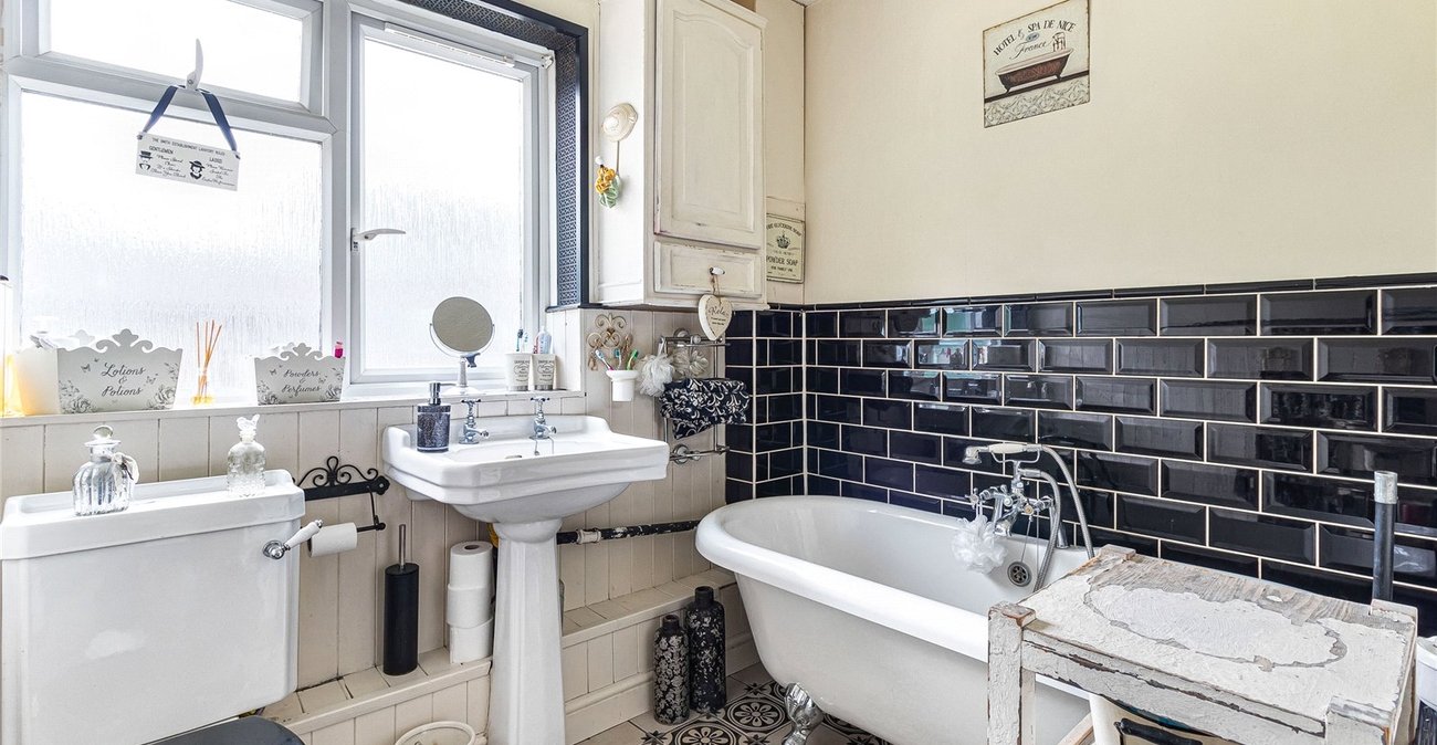 3 bedroom house for sale in Abbey Wood | Robinson Jackson