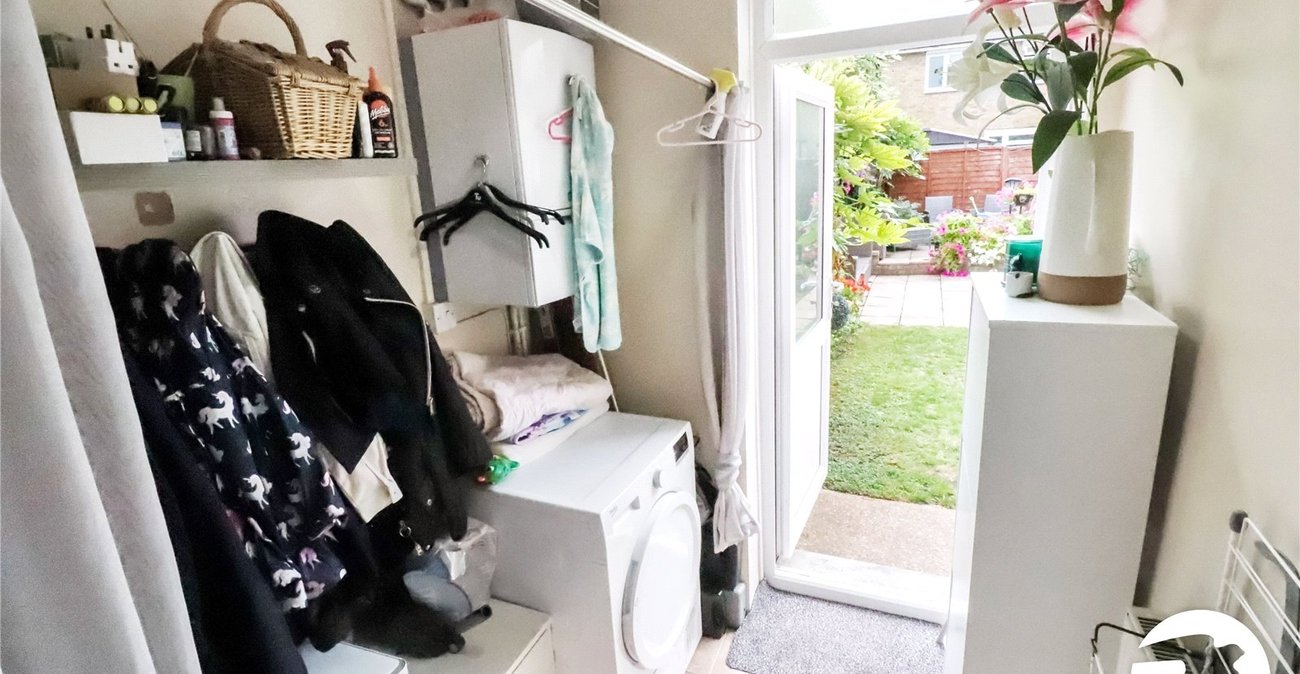 3 bedroom house for sale in London | Robinson Jackson
