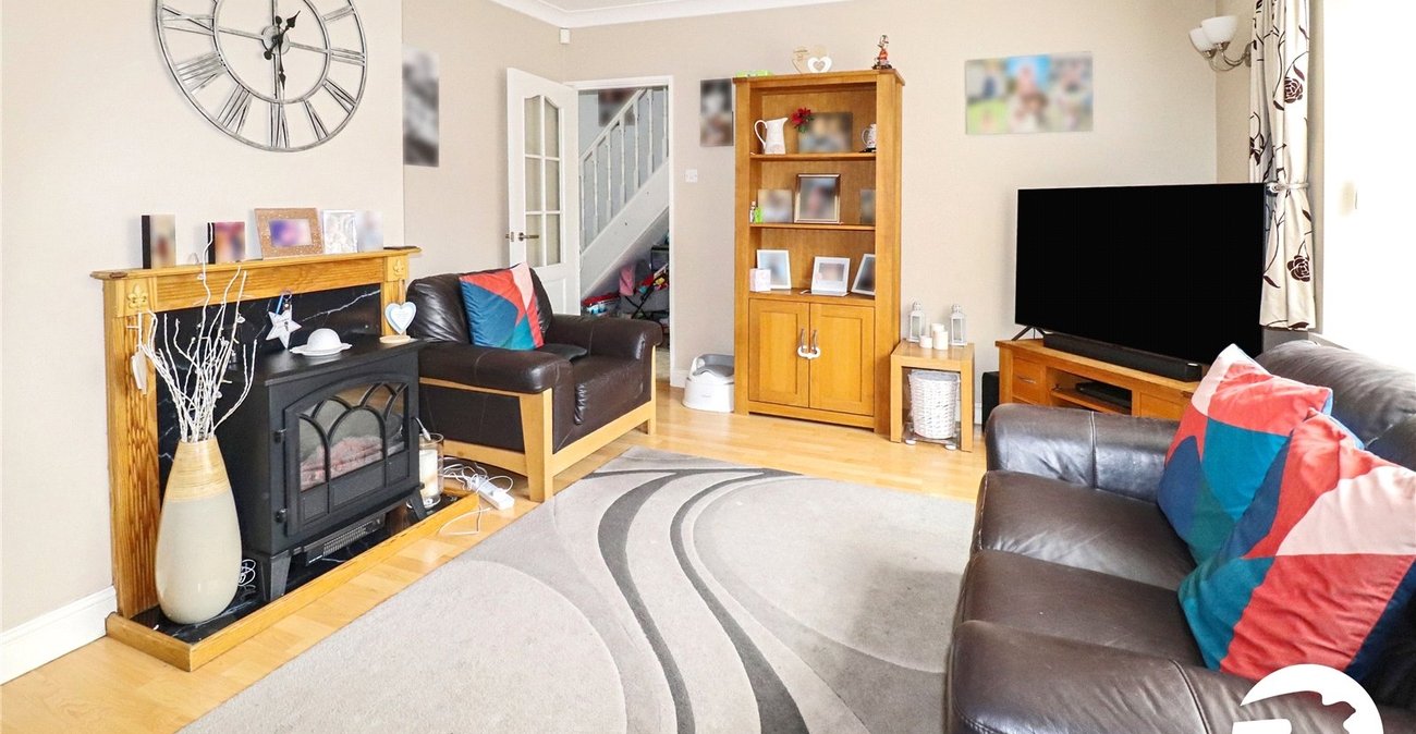 3 bedroom house for sale in London | Robinson Jackson