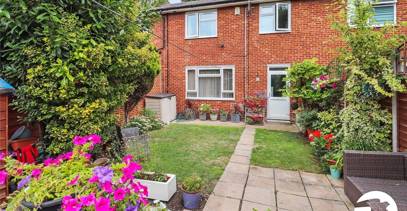 3 bedroom house for sale in London | Robinson Jackson
