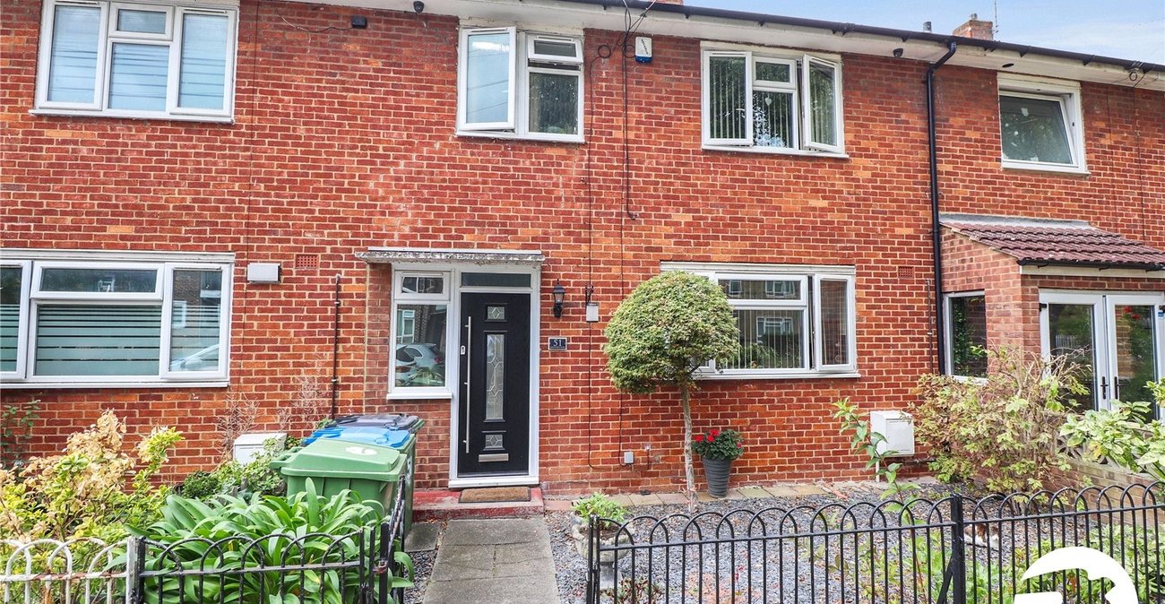3 bedroom house for sale in London | Robinson Jackson