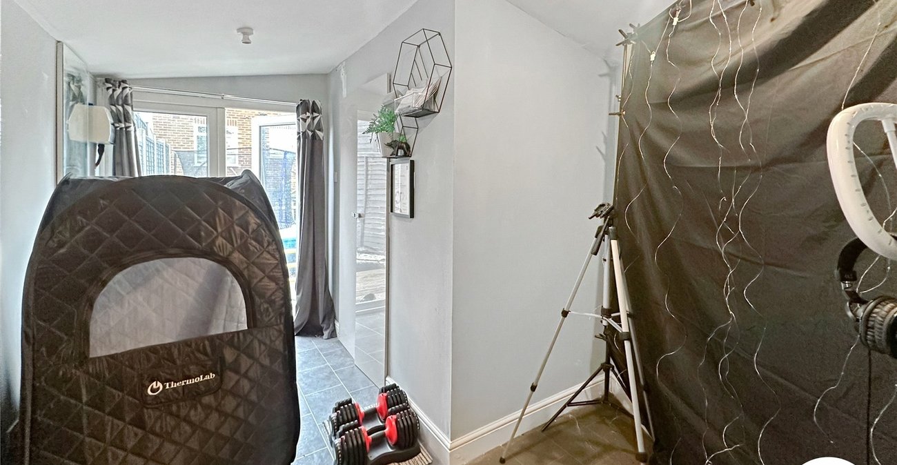 2 bedroom house for sale in Rochester | Robinson Michael & Jackson