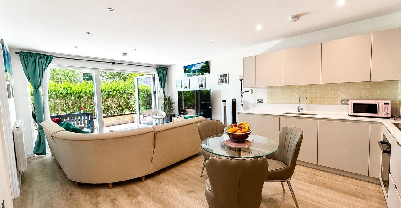 1 bedroom property for sale in London | Robinson Jackson
