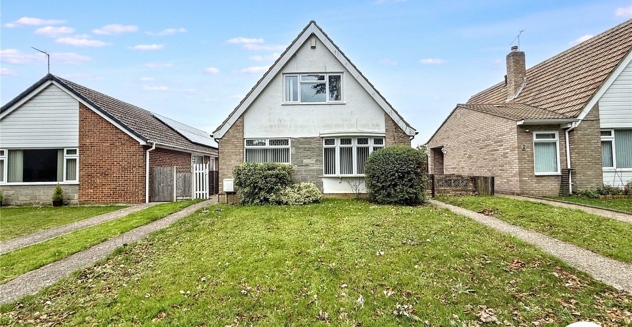 3 bedroom bungalow for sale in Sittingbourne | Robinson Michael & Jackson