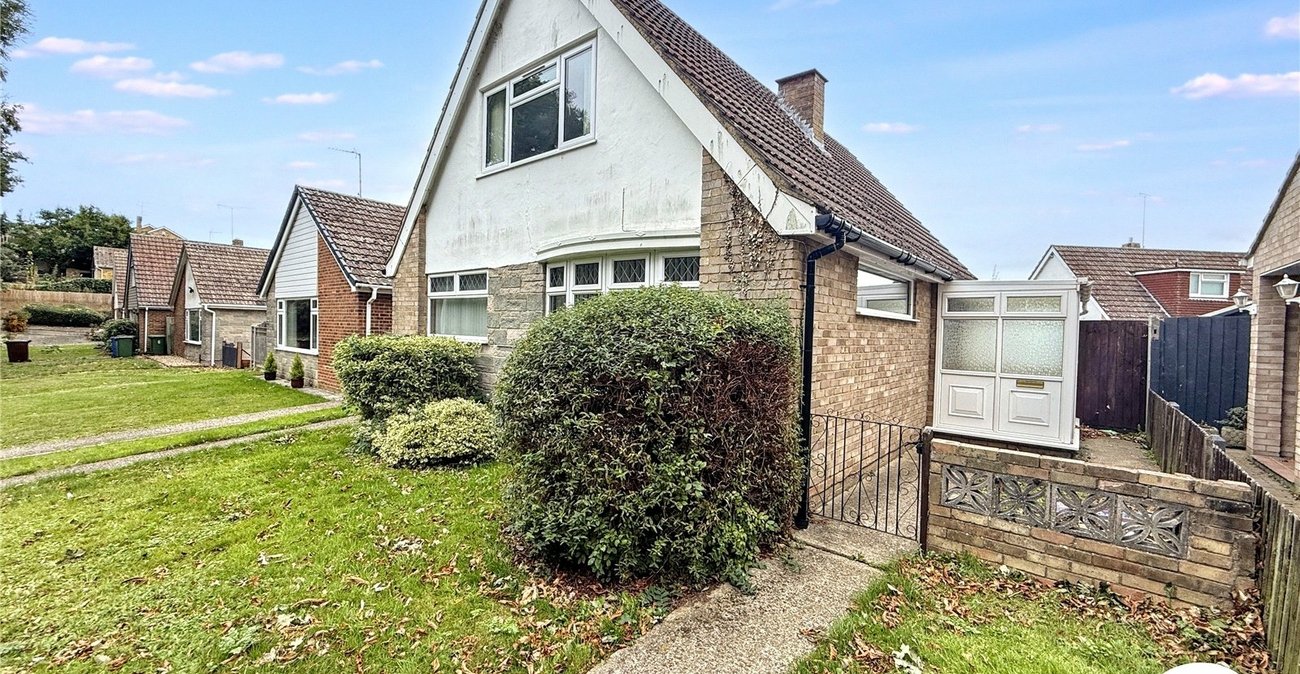 3 bedroom bungalow for sale in Sittingbourne | Robinson Michael & Jackson