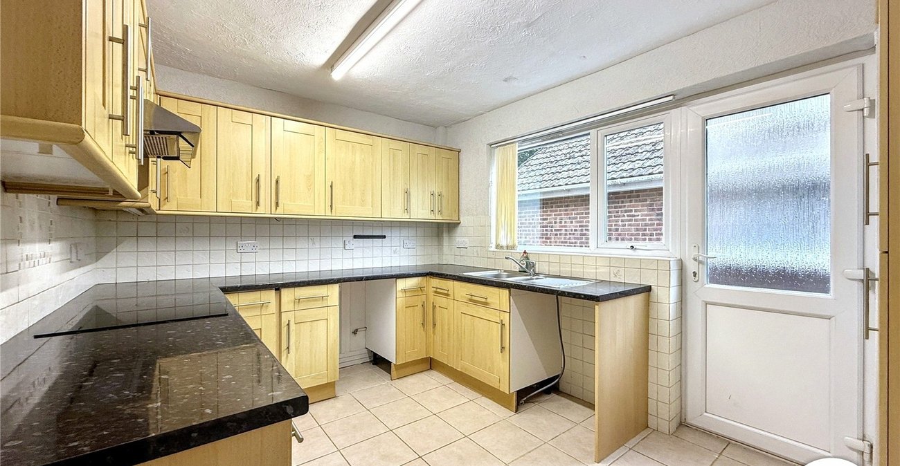 3 bedroom bungalow for sale in Sittingbourne | Robinson Michael & Jackson