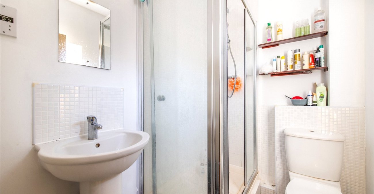 2 bedroom property for sale in Maidstone | Robinson Michael & Jackson