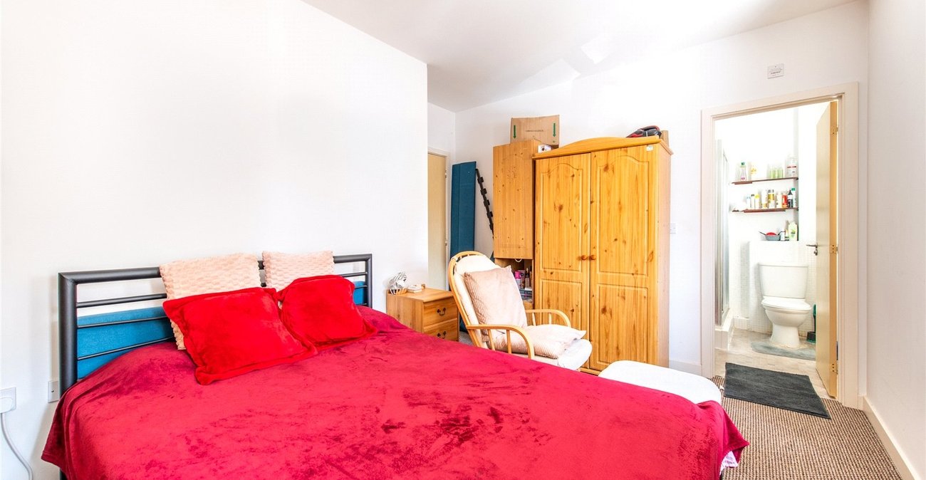 2 bedroom property for sale in Maidstone | Robinson Michael & Jackson
