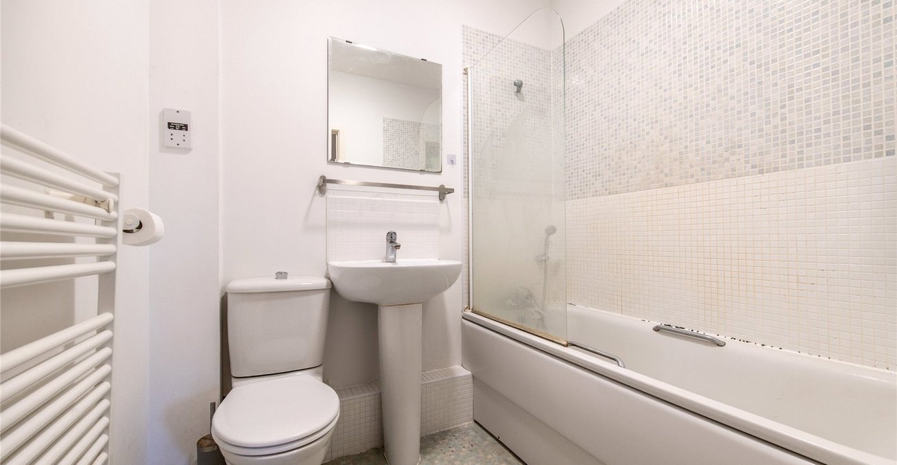 2 bedroom property for sale in Maidstone | Robinson Michael & Jackson